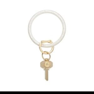 Overture Marrinello Resin Key Ring in Cream and Gold